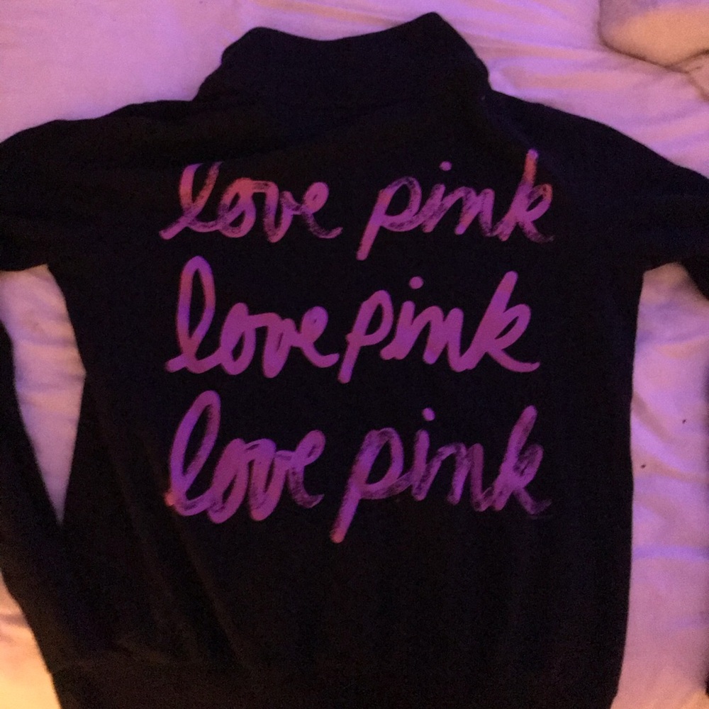 Pink vs jacket - Picture 2 of 2